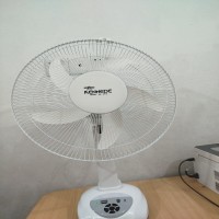 Defender 2916 Rechargeable Table Fan -16 inch
